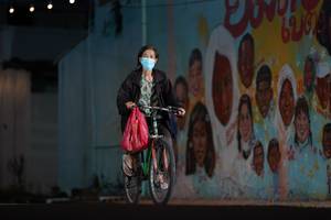 BIB: 62109
                            <button type="button" onclick="openModal(21742202)" class="btn btn-primary btn-sm float-right btn-popup" data-toggle="modal" data-target=".modal-high-quality">
                        <i class="fas fa-shopping-cart"></i> Add to Cart
                    </button>
                                            <button type="button" onclick="isThisMe(21742202, true)" class="btn btn-success btn-sm float-right btn-popup btn-isme hidden" data-toggle="tooltip" data-placement="bottom" title="นี่คือรูปของคุณใช่ไหม คลิกที่นี่เพื่อเอาเข้าอัลบั้ม">
                        <i class="fas fa-plus"></i> Add to album
                    </button>
                    <button type="button" onclick="isThisMe(21742202, false)" class="btn btn-warning btn-sm float-right btn-popup btn-isnotme hidden">
                        <i class="fas fa-ban"></i> Remove from album
                    </button>